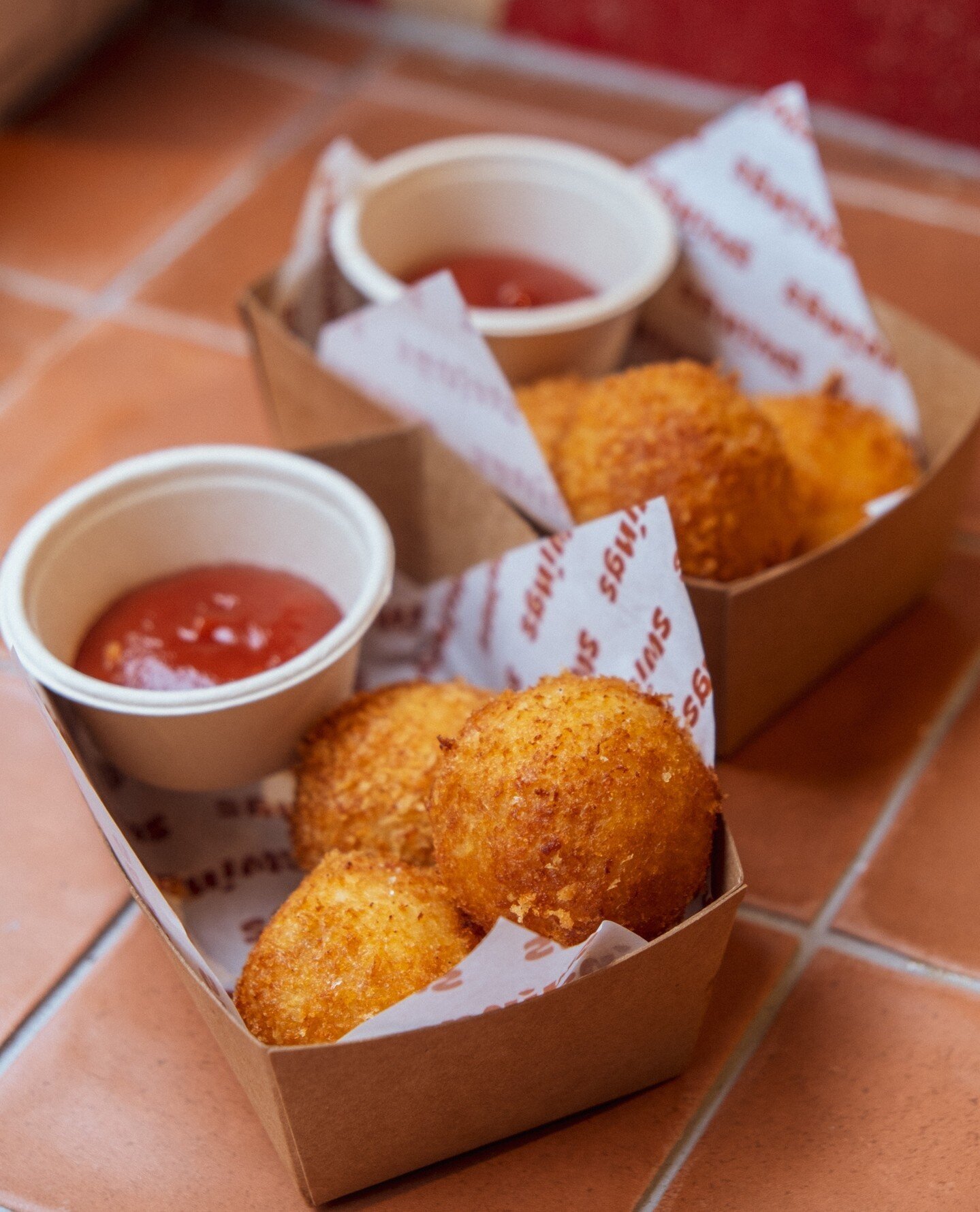 Cheesy potato poppers, served golden, crunchy and fluffy. A cheeky wee side that never disappoints! 💛
