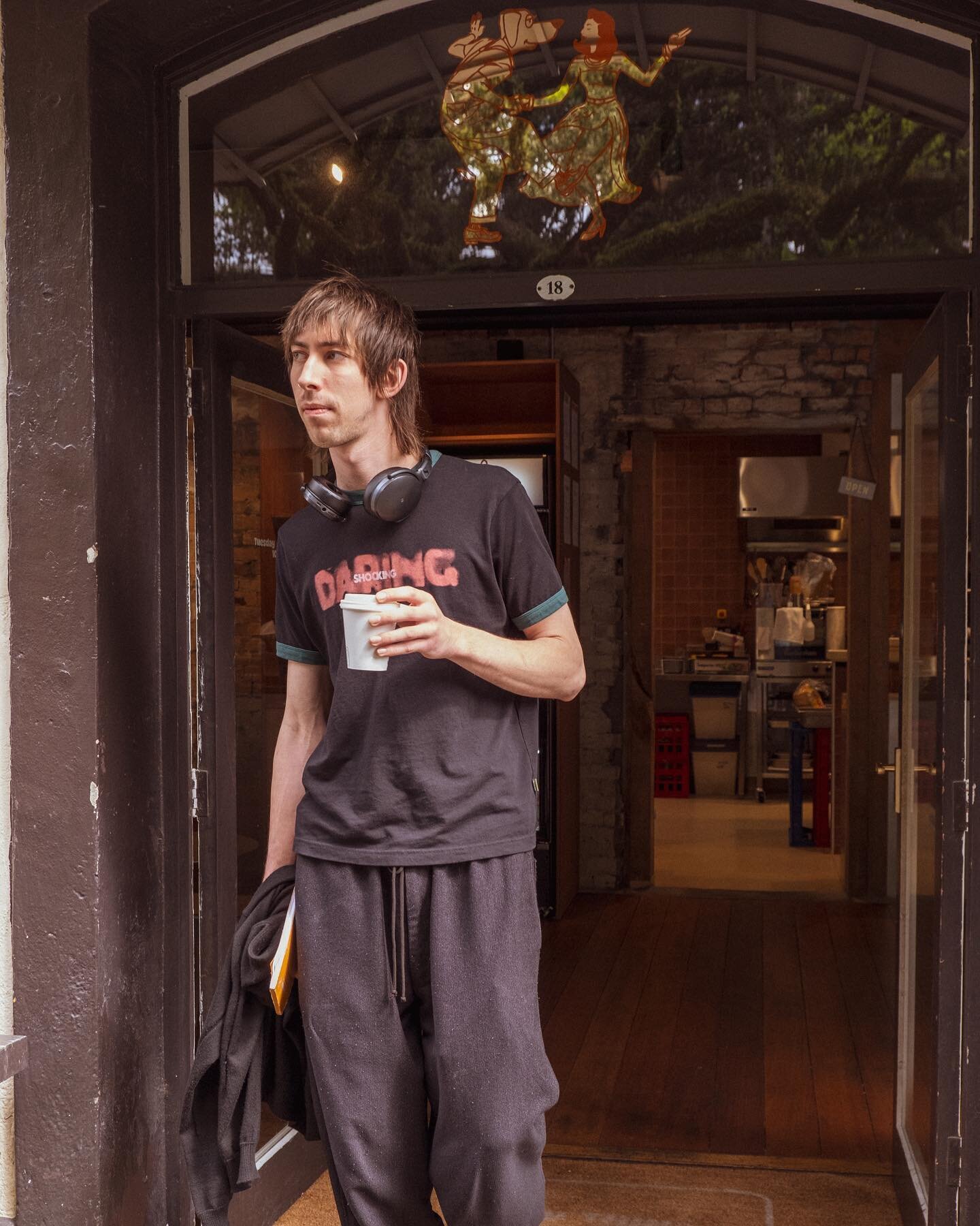 Our mate Olivier with his daily brew on the go🚶🏻Start your day right with our fruity and floral drip.